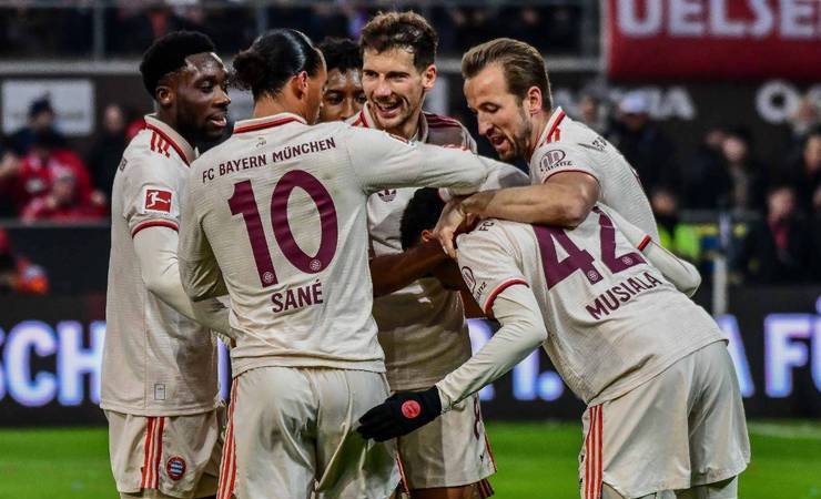 巴塞罗那胜拜仁慕尼黑，欧国联比赛晋级强