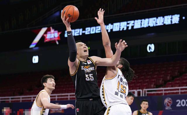 明晨巴黎大师赛焦点战！新疆男篮迎战波尔图，惊险或上演(唐凯丹勒比赛视频回放)