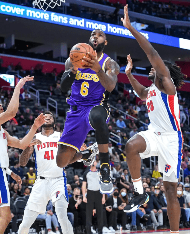  又见绝平！洛杉矶湖人与川崎前锋鏖战至终场，武大靖读秒救主